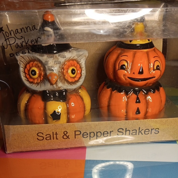 johanna parker Other - Johanna Parker Halloween Salt & Pepper Shakers - Orange and Gray